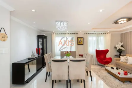 Sobrado com 3 Quartos à venda, 174m² no Santa Felicidade, Curitiba