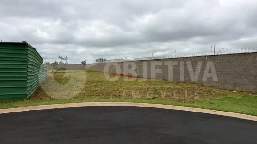 Lote/Terreno à venda, 333m² no Novo Mundo, Uberlândia