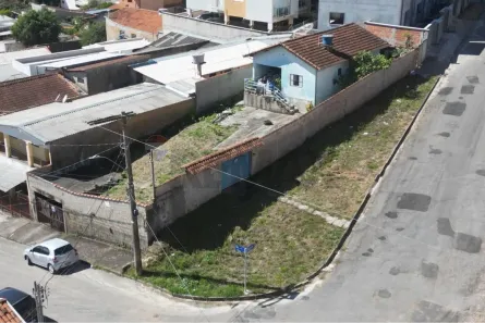 Lote/Terreno à venda, 402m² no Jardim Country Club, Poços de Caldas
