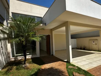 Casa de Condomínio com 3 Quartos para alugar, 160m² no Operária, Londrina