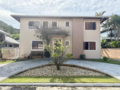 Casa de Condomínio com 4 Quartos para alugar, 220m² no Sambaqui, Florianópolis