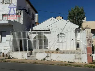 Casa com 3 Quartos para alugar, 140m² no Centro, Montes Claros