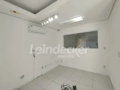Ponto Comercial para alugar, 230m² no Santa Cecília, Porto Alegre