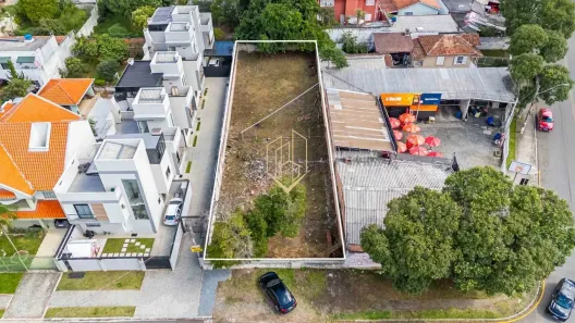 Lote/Terreno à venda, 637m² no Guaíra, Curitiba