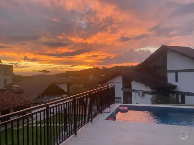Casa de Condomínio com 4 Quartos à venda, 332m² no Cacupé, Florianópolis