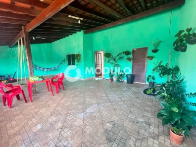 Casa com 3 Quartos à venda, 145m² no Jardim das Palmeiras, Uberlândia