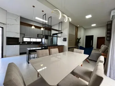 Casa de Condomínio com 3 Quartos para alugar, 350m² no Condomínio Belvedere II, Cuiabá