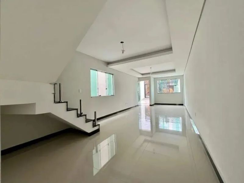 Casa com 3 quartos — Planalto, Belo Horizonte