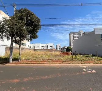 Lote/Terreno à venda, 300m² no Novo Mundo, Uberlândia