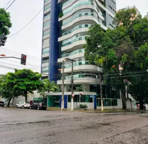 Apartamento com 3 Quartos para alugar, 275m² no Batista Campos, Belém