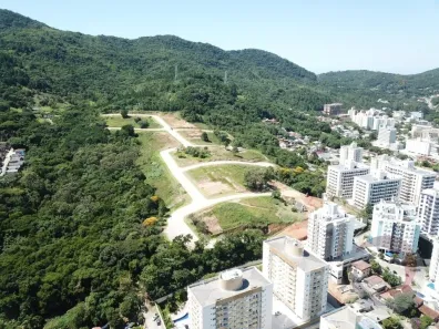 Lote/Terreno à venda, 567m² no Itacorubi, Florianópolis