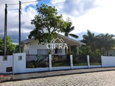 Casa com 4 Quartos à venda, 333m² no Centro, Trombudo Central