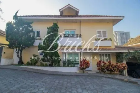 Casa de Condomínio com 4 Quartos à venda, 300m² no Jardim Prudência, São Paulo