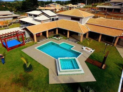Casa com 3 Quartos à venda, 250m² no Pinhalzinho, Pinhalzinho