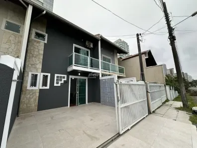 Casa com 3 Quartos para alugar, 105m² no , Balneário Piçarras