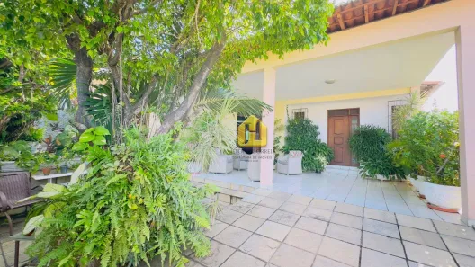 Casa com 3 Quartos à venda, 350m² no Candelária, Natal