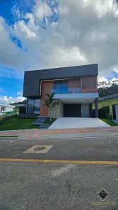 Casa com 1 Quarto à venda, 300m² no Centro, Camboriú