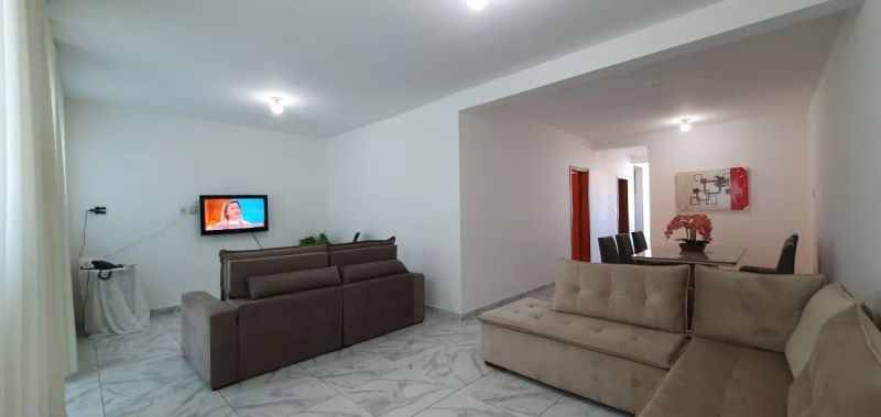 Casa com 4 quartos — Santa Mônica, Belo Horizonte