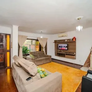 Casa com 3 Quartos para alugar, 287m² no Sarandi, Porto Alegre