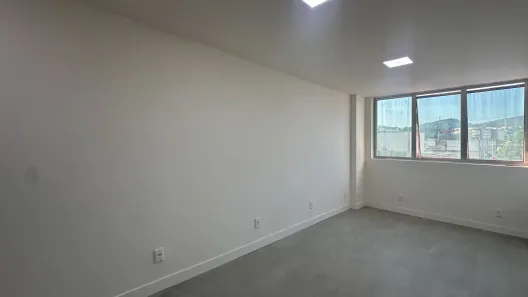 Sala Comercial para alugar, 20m² no Tanque, Rio de Janeiro