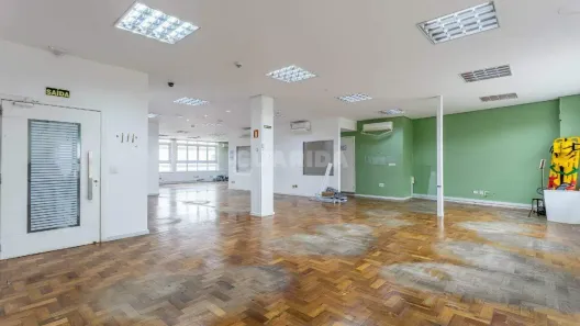 Sala Comercial para alugar, 200m² no Centro Histórico, Porto Alegre