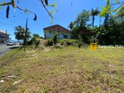 Lote/Terreno à venda, 600m² no Iririú, Joinville