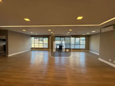 Sala Comercial para alugar, 111m² no Sítio Tamboré Alphaville, Barueri