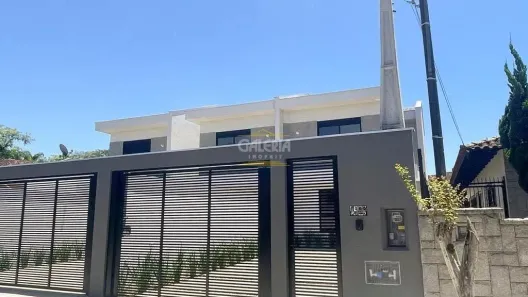Casa com 3 Quartos para alugar, 200m² no Santo Antônio, Joinville