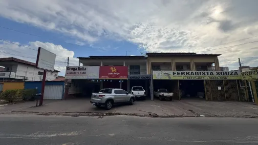 Casa com 5 Quartos para alugar, 300m² no Parque Oeste Industrial, Goiânia