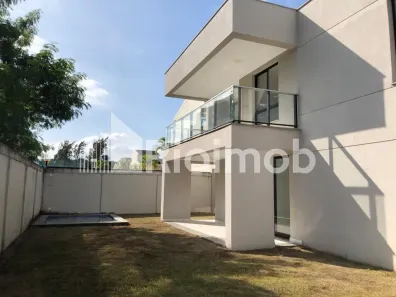 Casa de Condomínio com 3 Quartos para alugar, 140m² no Recreio dos Bandeirantes, Rio de Janeiro