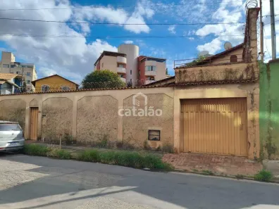 Casa com 2 Quartos à venda, 100m² no Alvorada, Contagem