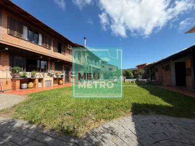 Casa com 5 Quartos à venda, 600m² no Itacorubi, Florianópolis