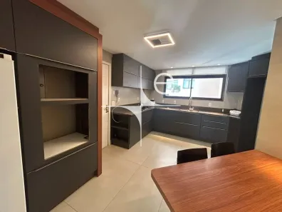 Apartamento com 3 Quartos para alugar, 254m² no Centro, Florianópolis