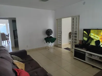 Casa com 3 Quartos à venda, 200m² no Setor Residencial Leste, Brasília