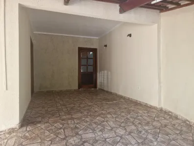 Casa com 3 Quartos para alugar, 230m² no Vila Xavier (Vila Xavier), Araraquara