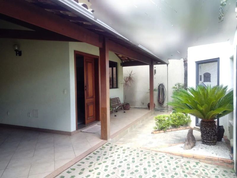 Casa com 4 quartos — Itapoã, Belo Horizonte