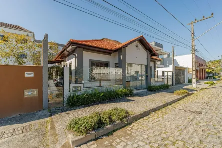 Casa com 4 Quartos à venda, 159m² no América, Joinville