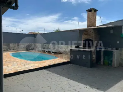 Casa com 3 Quartos à venda, 183m² no Santa Mônica, Uberlândia