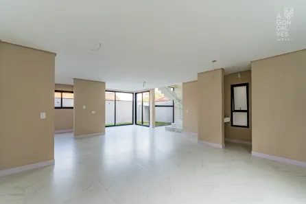 Casa com 3 Quartos à venda, 184m² no Novo Mundo, Curitiba