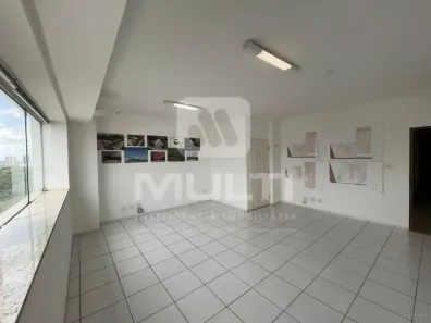 Prédio Comercial com 1 Quarto para alugar, 34m² no Centro, Uberlândia