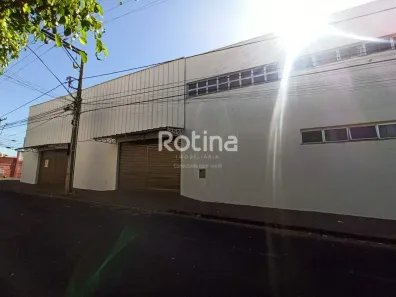 Ponto Comercial para alugar, 302m² no Nossa Senhora Aparecida, Uberlândia
