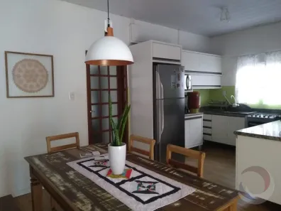 Casa com 4 Quartos à venda, 200m² no Balneário, Florianópolis