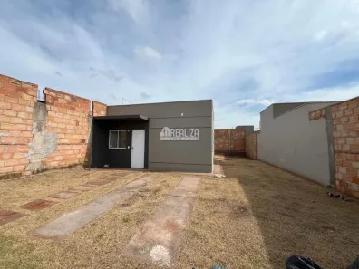Casa com 2 Quartos à venda, 41m² no Parque das Aroeiras, Uberaba