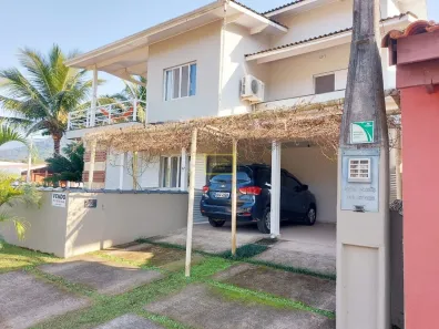 Casa com 4 Quartos à venda, 290m² no Centro, Caraguatatuba