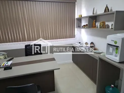 Ponto Comercial à venda, 30m² no Centro, Itaboraí