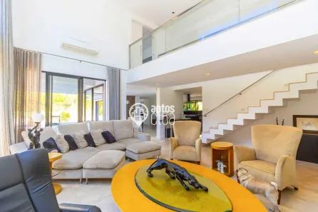 Casa de Condomínio com 4 Quartos à venda, 350m² no Pilarzinho, Curitiba