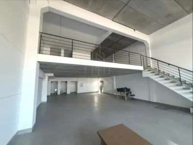 Ponto Comercial para alugar, 225m² no Santa Maria Goretti, Porto Alegre