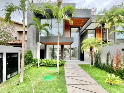 Casa de Condomínio com 4 Quartos à venda, 350m² no Barra da Tijuca, Rio de Janeiro
