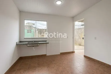 Casa com 3 Quartos à venda, 200m² no São Jorge, Uberlândia