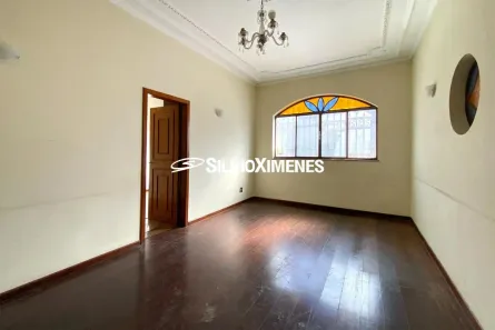 Casa com 2 Quartos à venda, 102m² no Colégio Batista, Belo Horizonte